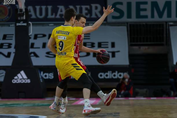 面孔再次出 面孔再次出