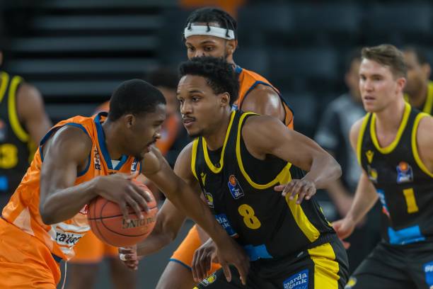 边锋横空出 边锋横空出