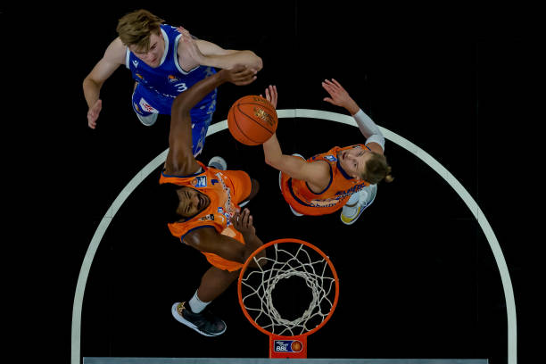 具备穿针引 具备穿针引